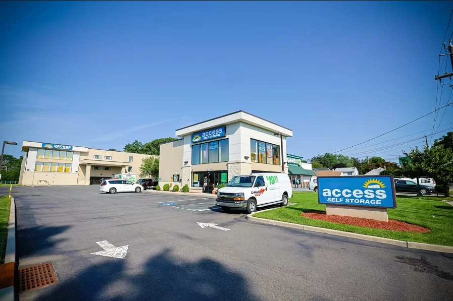 Self Storage Units in Saddle Brook, NJ, on North Midland Avenue